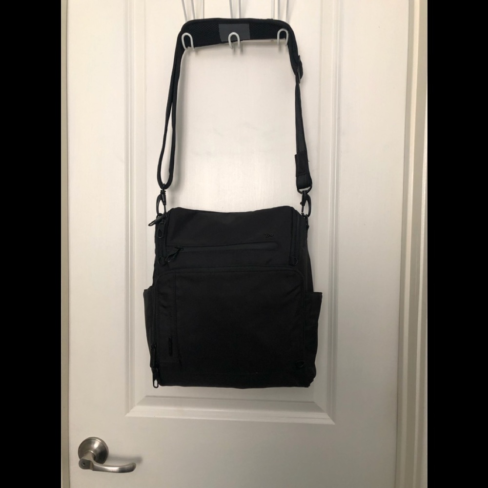 Travelon Tourist Bag